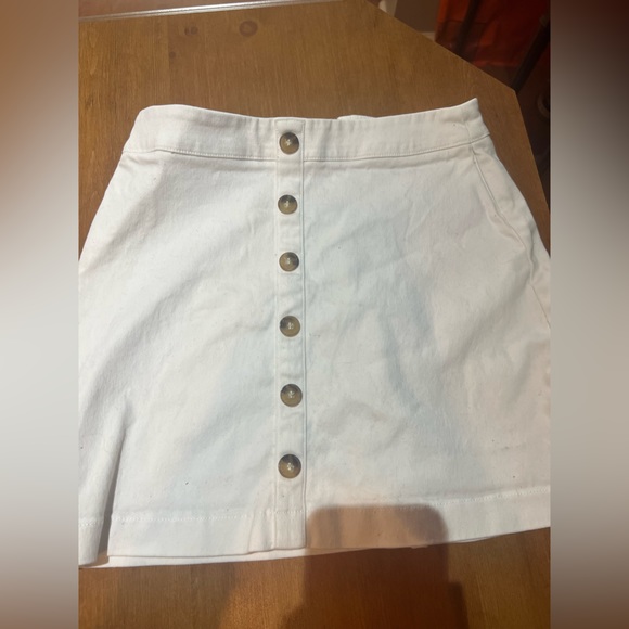 White skirt - Picture 3 of 6